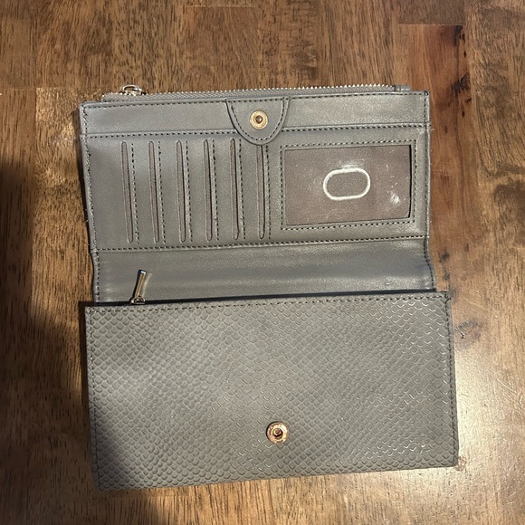Wallet - Picture 2 of 3